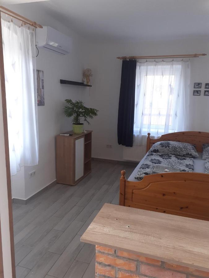 Oázis Apartman Sárospatak Exterior foto