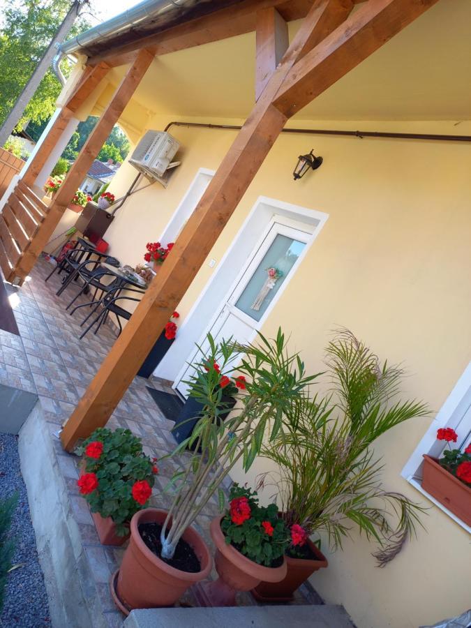 Oázis Apartman Sárospatak Exterior foto