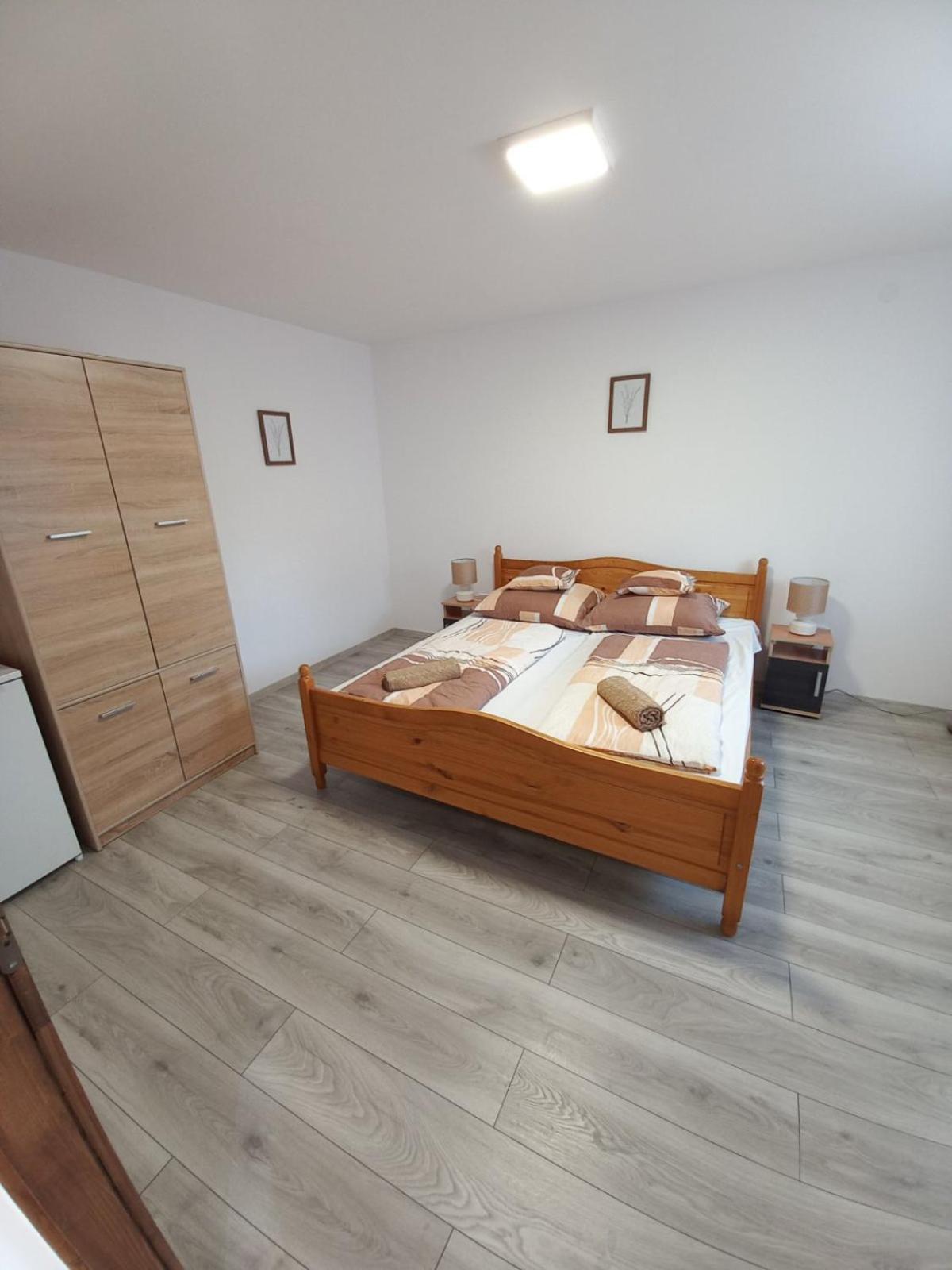 Oázis Apartman Sárospatak Exterior foto